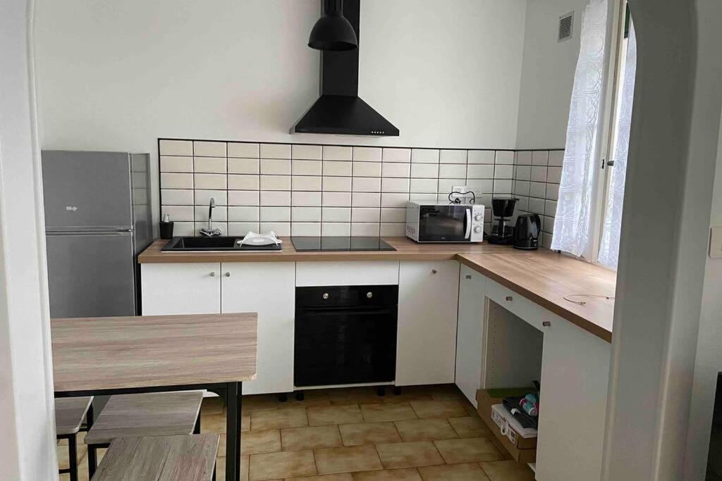 Appartement Chaleureux Au Coeur D Un Village Classe Villebois-Lavalette Bagian luar foto